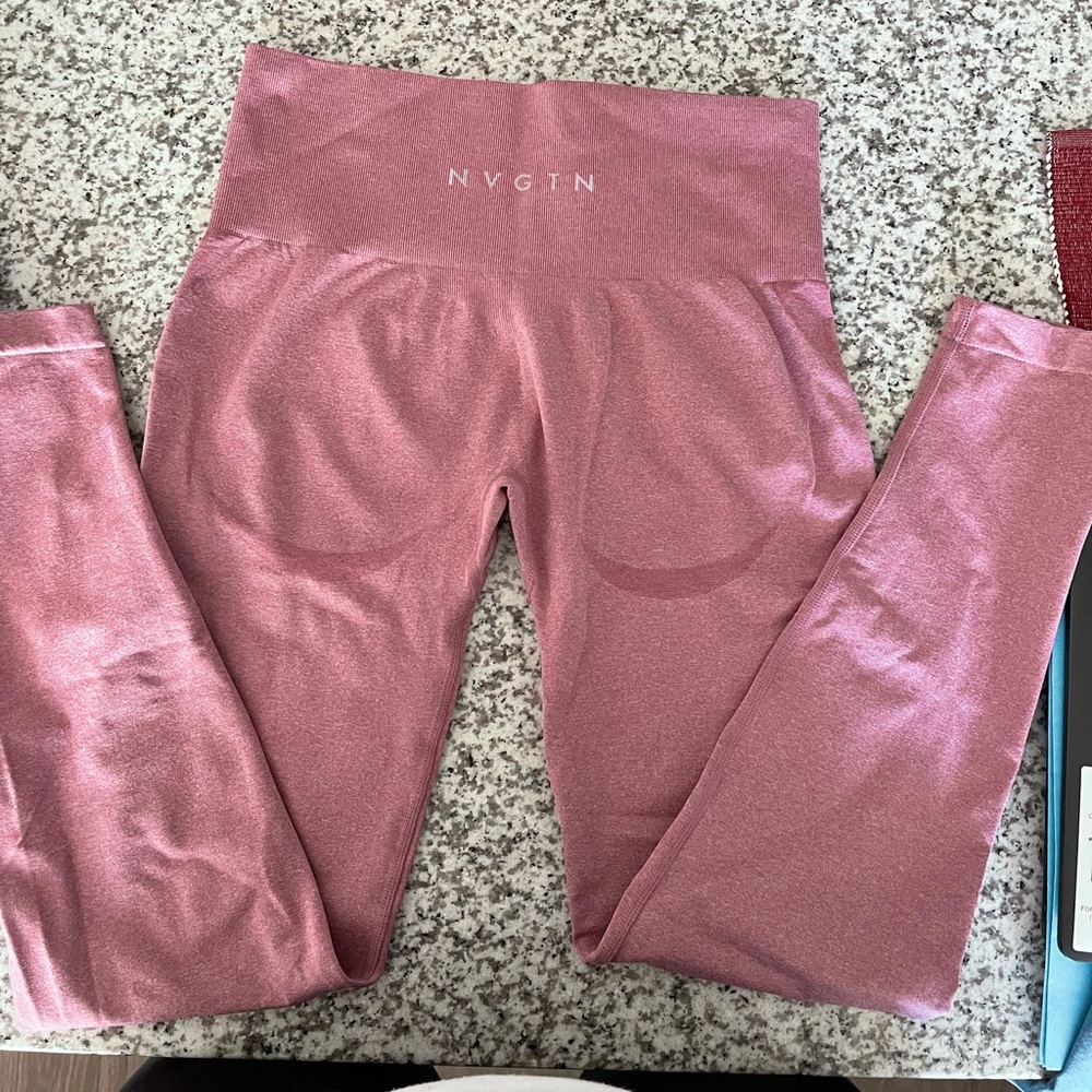 NVGTN Pastel Pink Contour Leggings